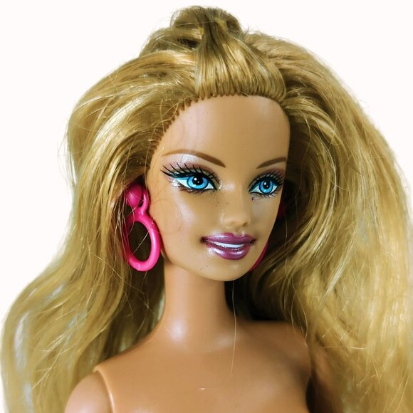 Barbie 2008 Toys R Us Exclusive Giftset - Doll Only Nude Blonde Hair Pink Earrin - Picture 5 of 7